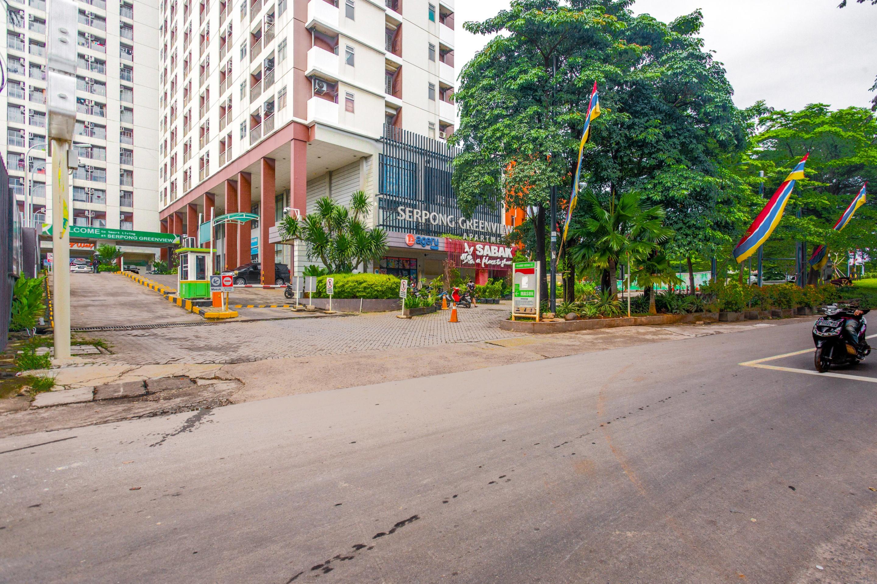 โอโย 2482 อพาร์ตเมนต์ เซอร์ปง กรีนวิว Hotel ทังเกอรัง ภายนอก รูปภาพ