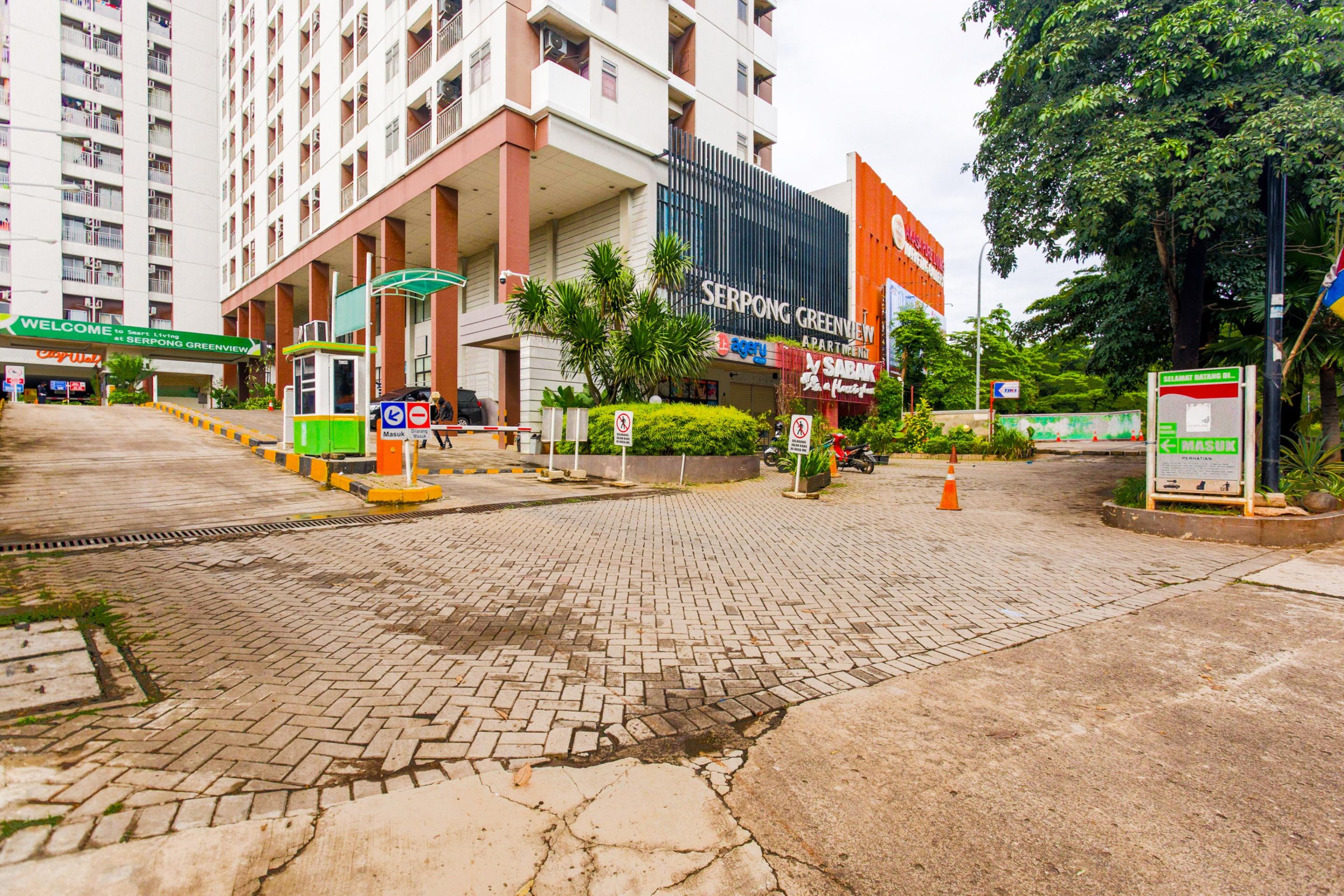 โอโย 2482 อพาร์ตเมนต์ เซอร์ปง กรีนวิว Hotel ทังเกอรัง ภายนอก รูปภาพ